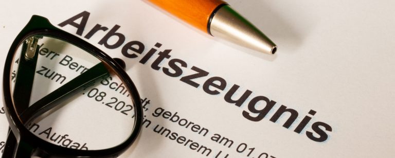 Arbeitszeugnis entschlüsseln: So lesen Sie zwischen den Zeilen